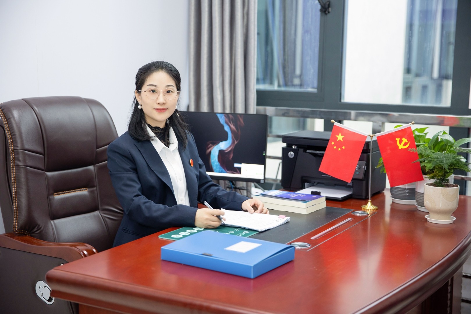袁梅.jpg