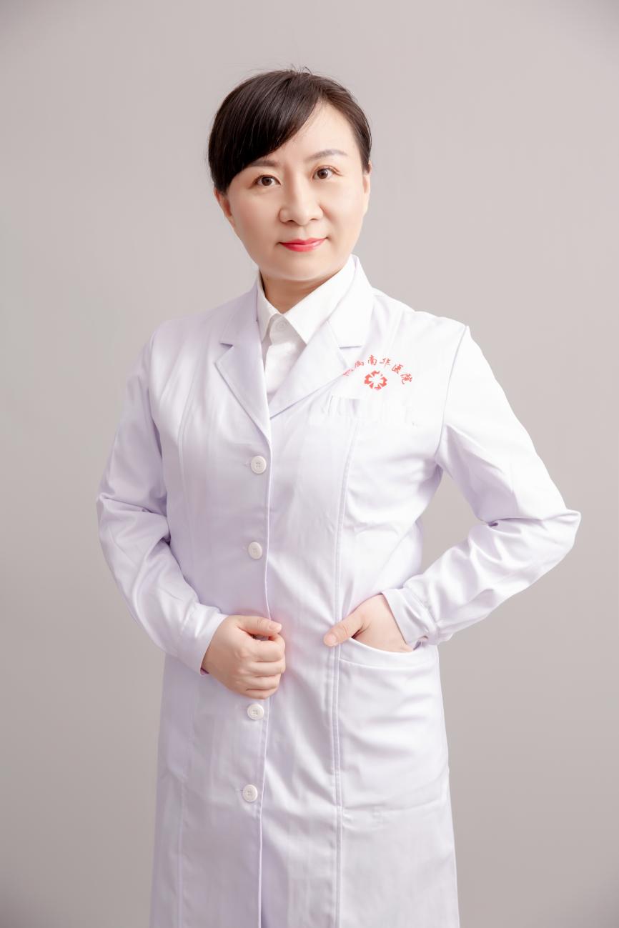 胡杨形象照