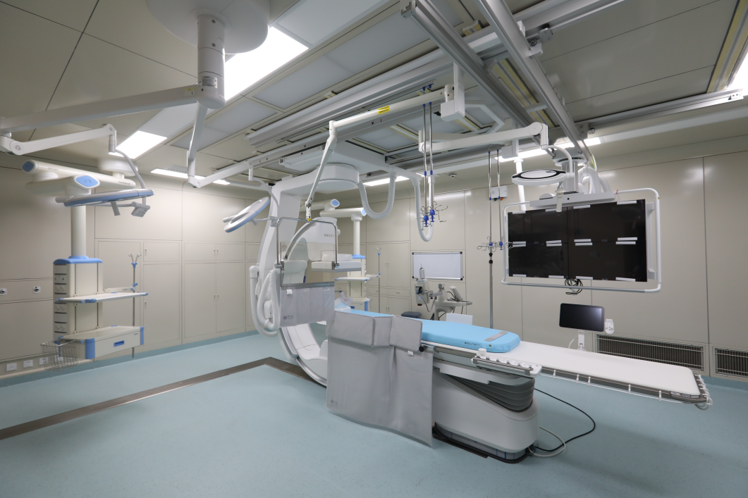 C:\Users\Administrator\Desktop\20230718附属医院宣传简介\附属医院图片\03附属南华医院照片\创伤中心数字化复合手术室.png创伤中心数字化复合手术室